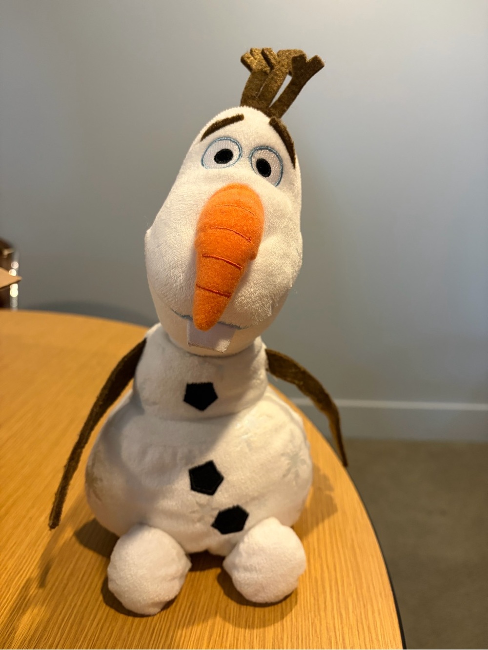Disney Frozen’s Olaf Plush Snowman Stuffed Toy. Collectible